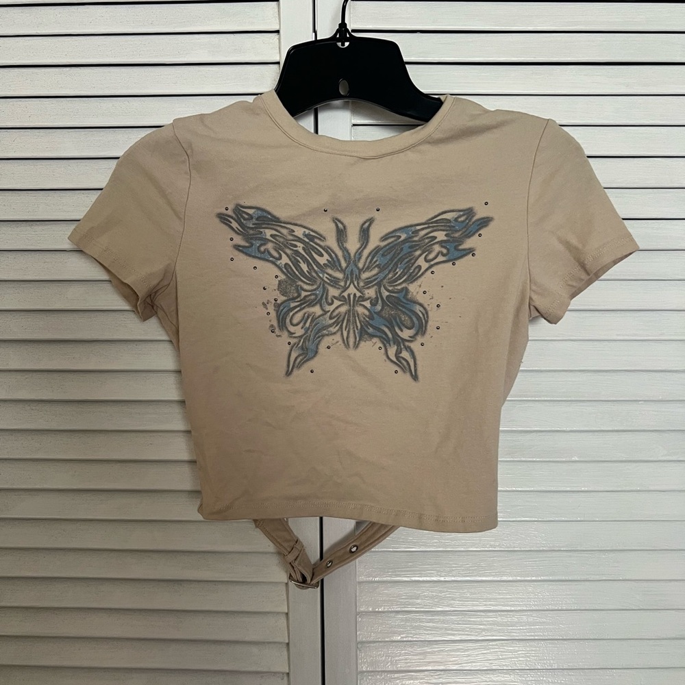 Chic Beige Butterfly Graphic Crop Top